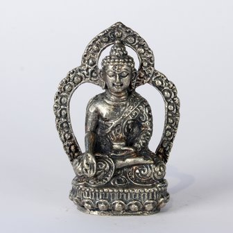 Boeddha Ratnasambhava 4,5 cm