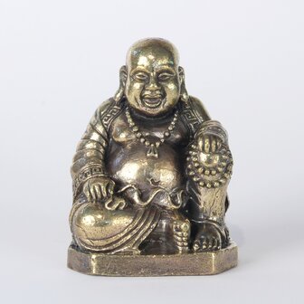 Hotei zittend